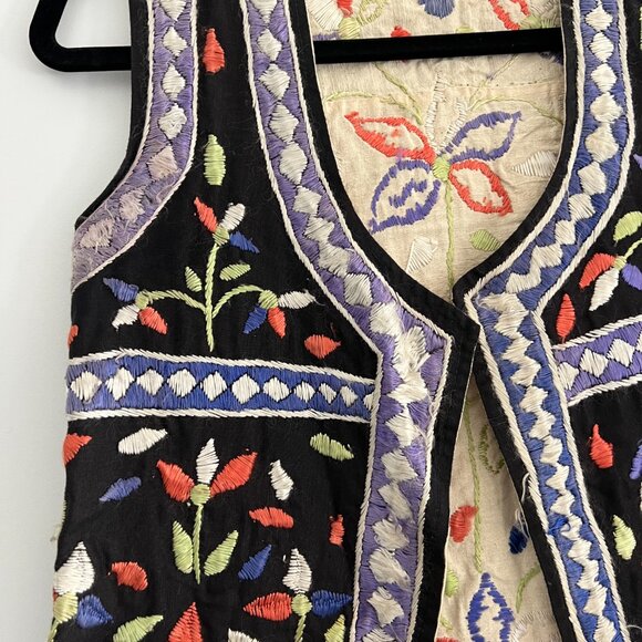 Authentic 1960's Embroidered Vest - Picture 3 of 4